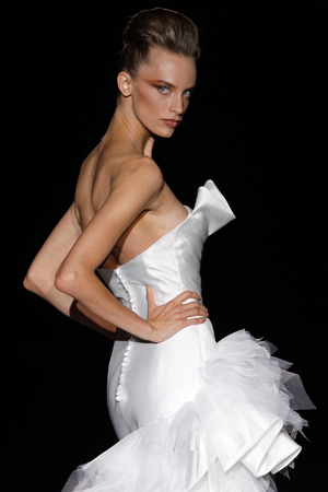 Hannibal Laguna Coleccion Novia 2012