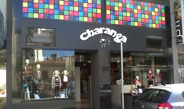 Primera tienda Charanga en Chipre.