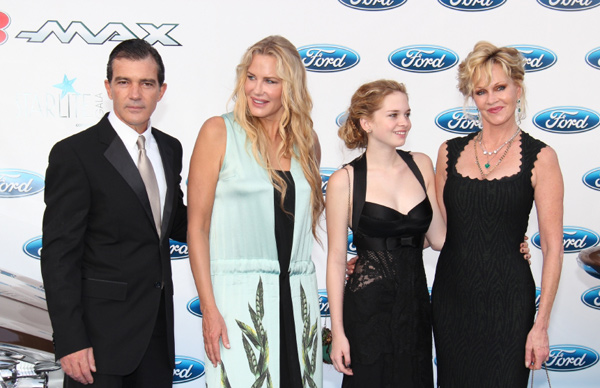Antonio Banderas, Melanie Griffith y Daryl Hannah en la Starlite Gala