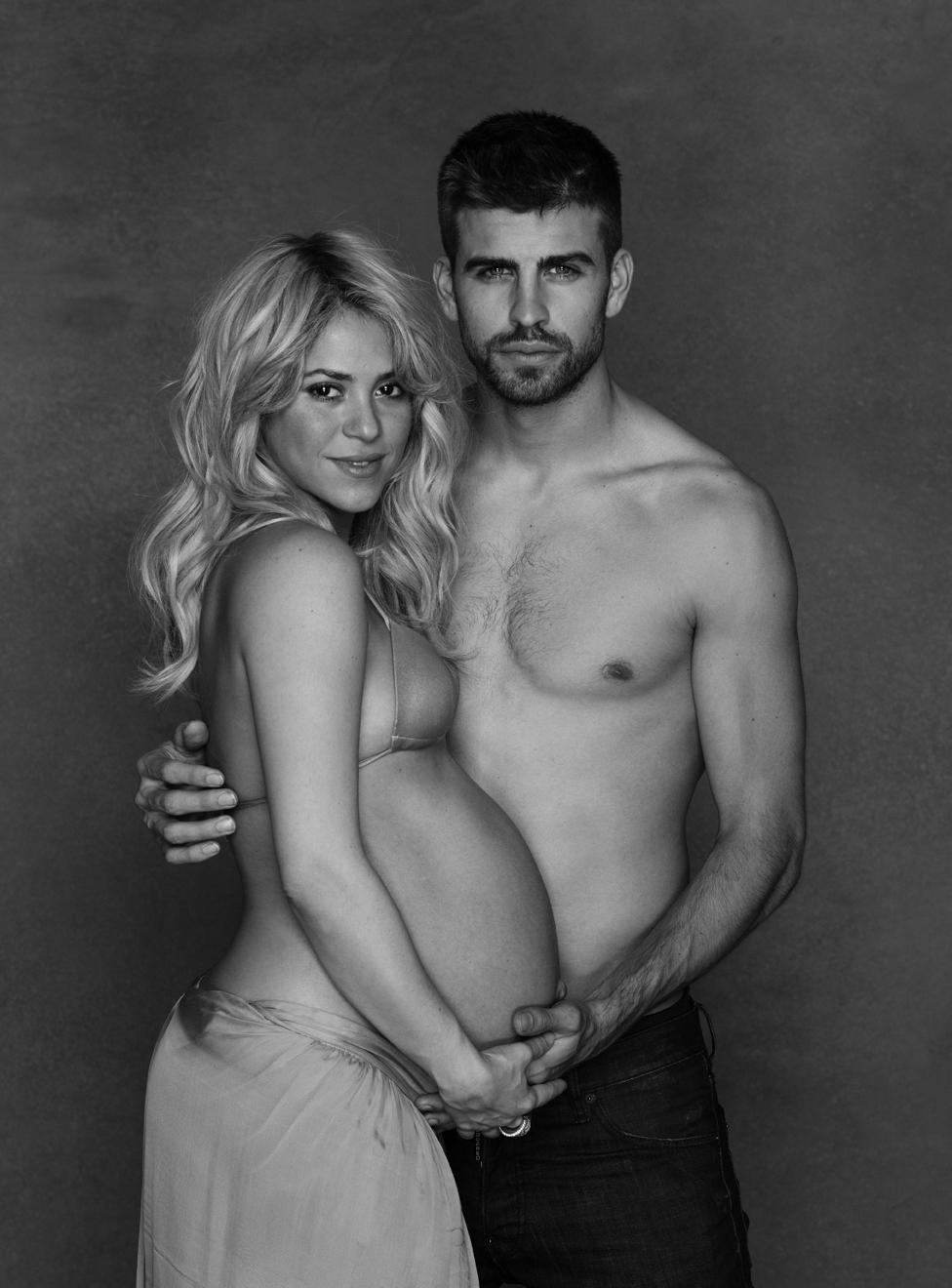 Shakira y Piqué, la foto del embarazo. Foto: Twitter