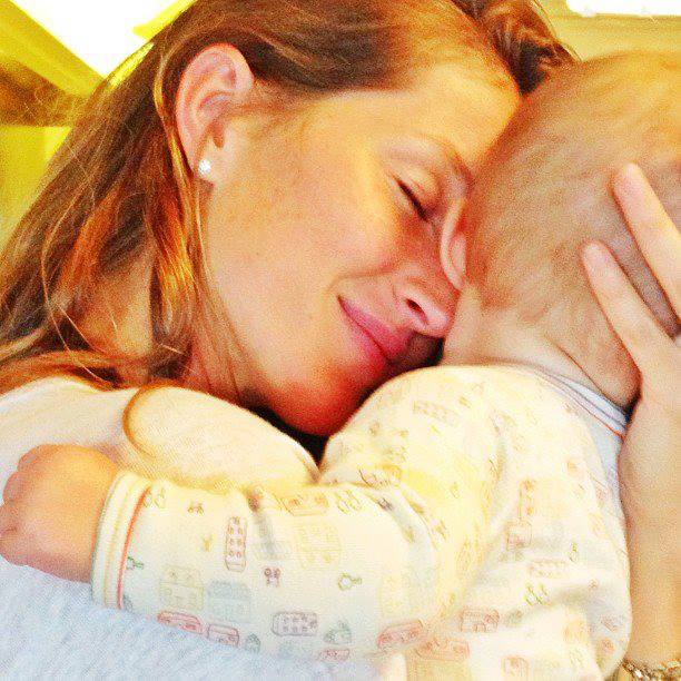 Gisele Bündchen posa con su hija pequeña.