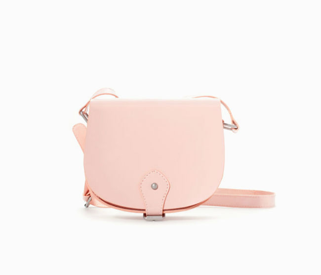 10 bolsos y mochilas mini de Zara que tu pequeña perfecta este verano 2014 - Modalia.es