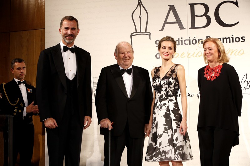 reina letizia vestido carolina herrera 