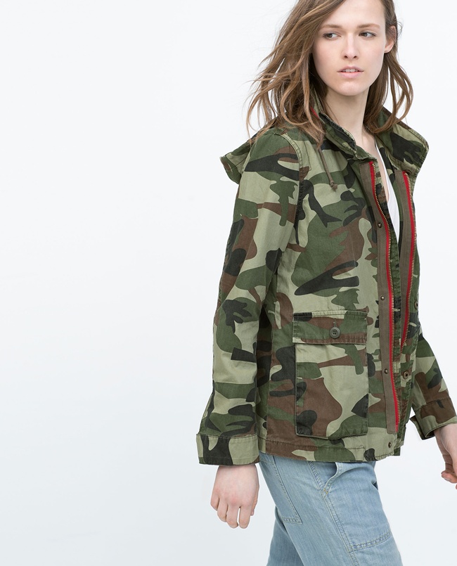 Parcas y chaquetas de primavera estilo militar en Zara Mujer colección primavera-verano 2015 - Modalia.es