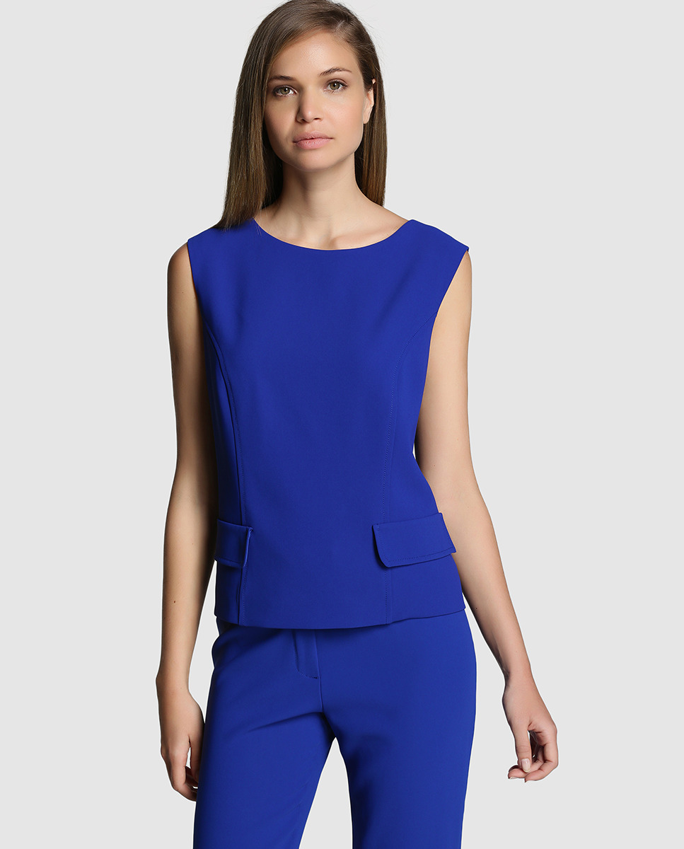 blusa azul eléctrico