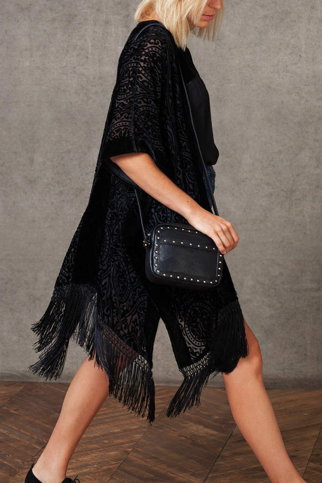 PONCHOS STRADIVARIUS BLACK FRIDAY 5