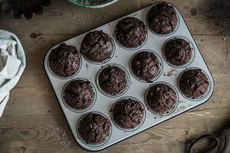 muffins de chocolate negro acabados