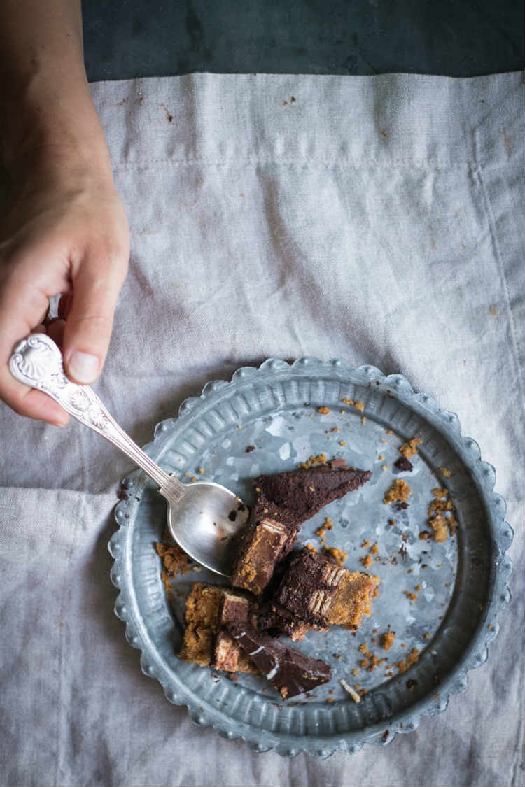 tarta cheesecake chocolate y kit kat con galleta