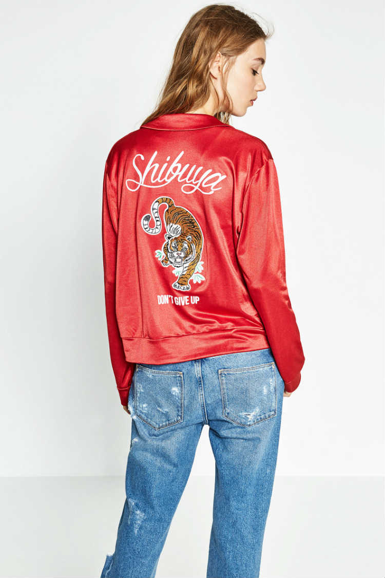 bomber roja estampado tigre zara