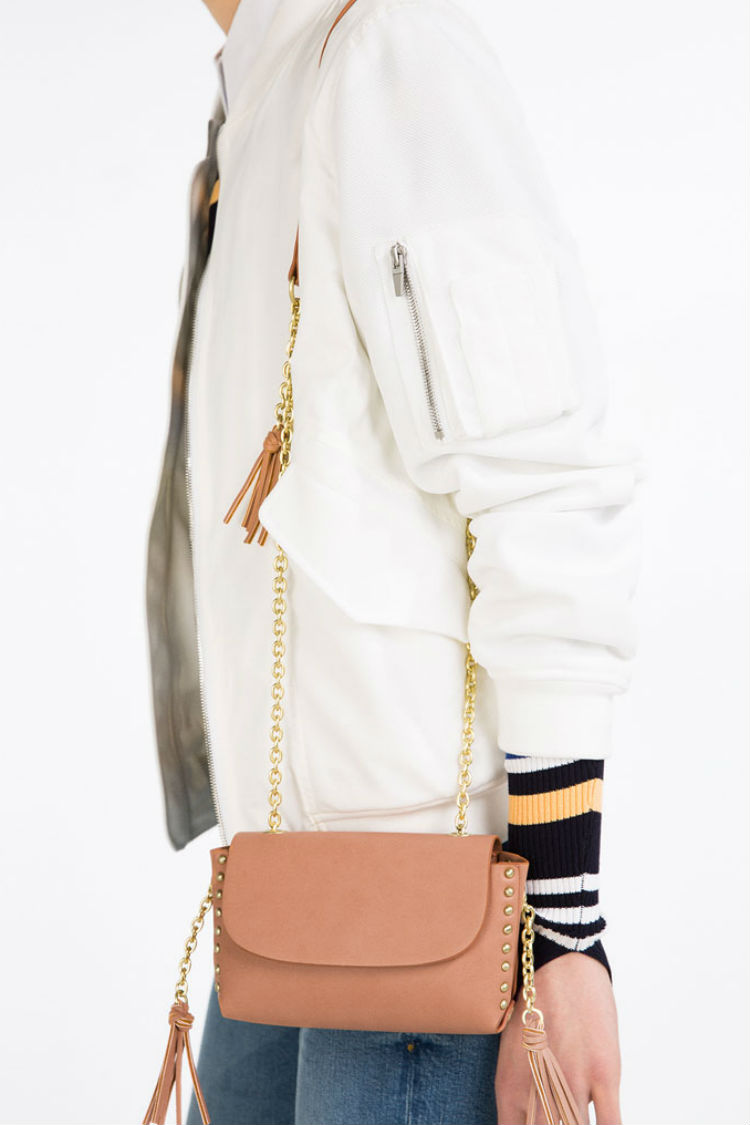 Bolso nude tachuelas Zara