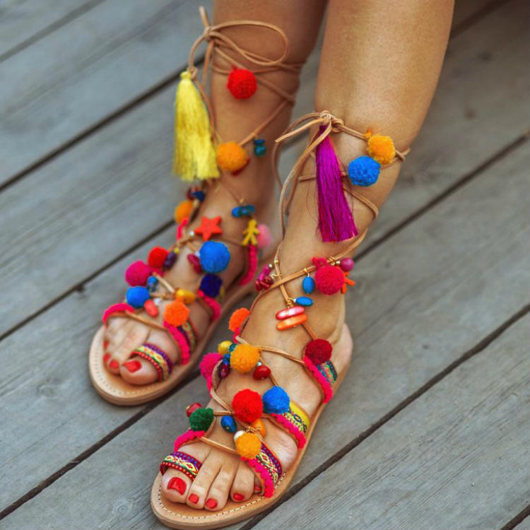 sandalias boho rojas y naranjas