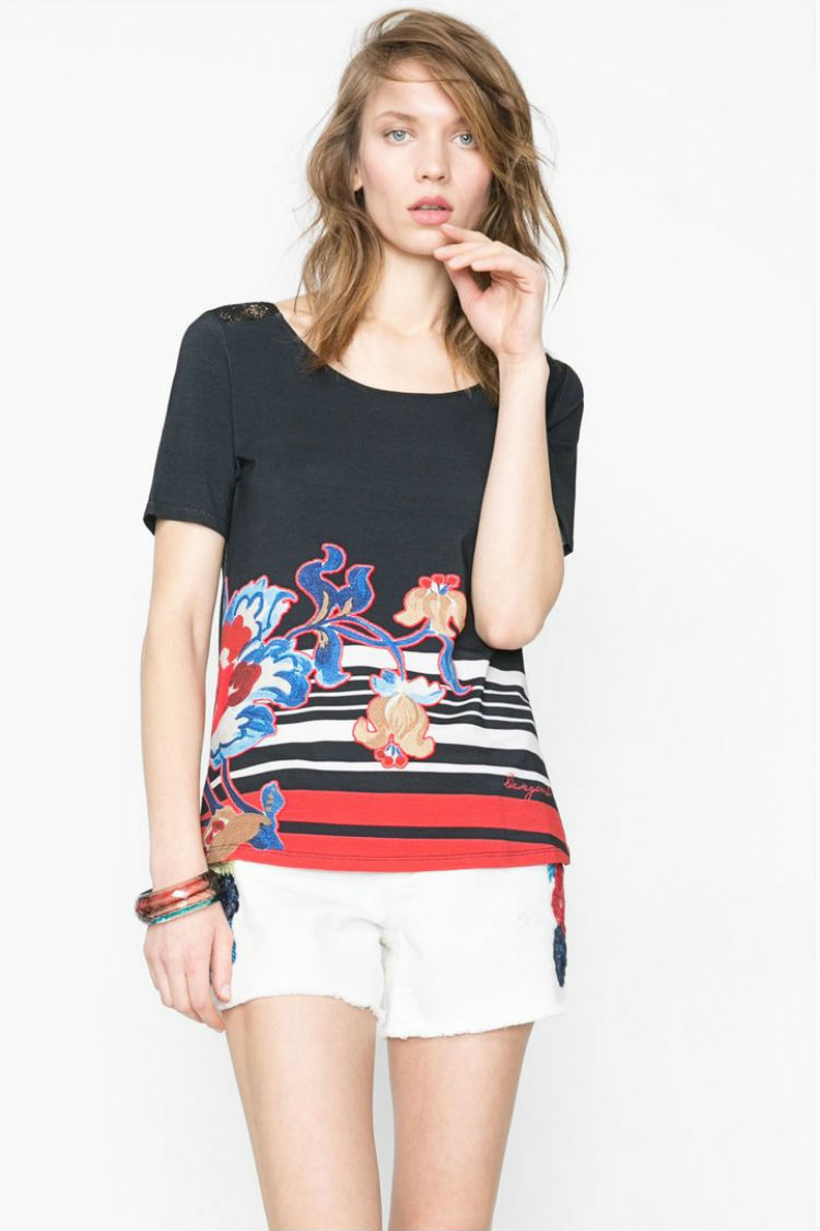 camiseta desigual