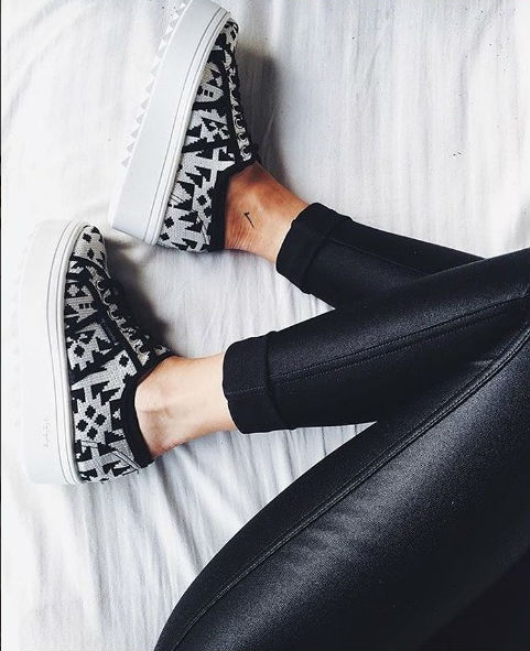 victoria zapatillas estampado etnico