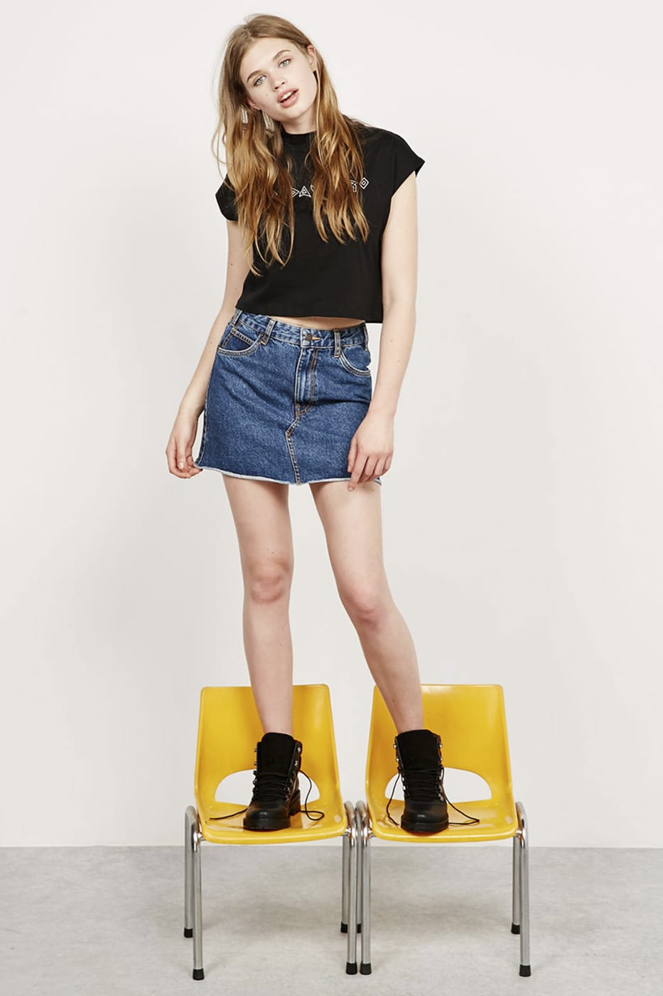 Bershka conjuntos combinación rebeldia camiseta negro falda botas