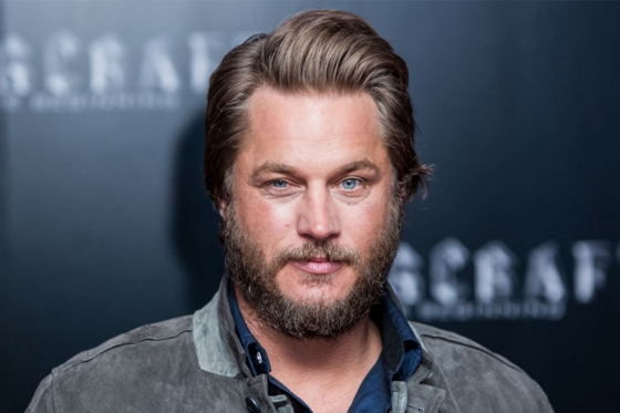 Travis fimmel curiosidad bromista