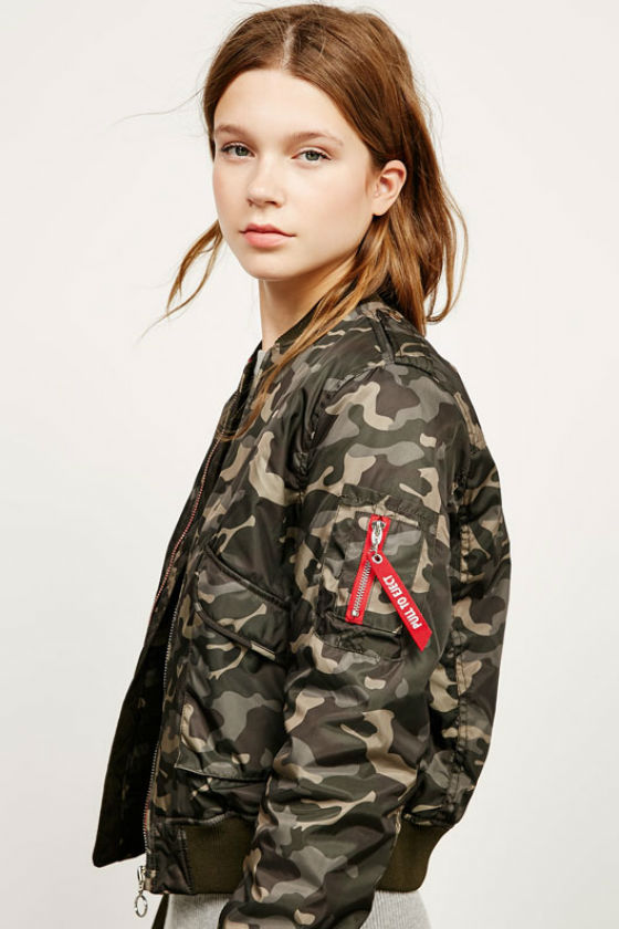 bomber-bershka-militar