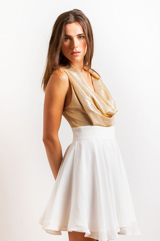 falda seda blanca superior dorado moda tendencia vestido corto fiesta