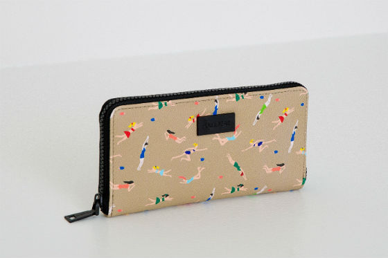 cartera estampada pull and bear