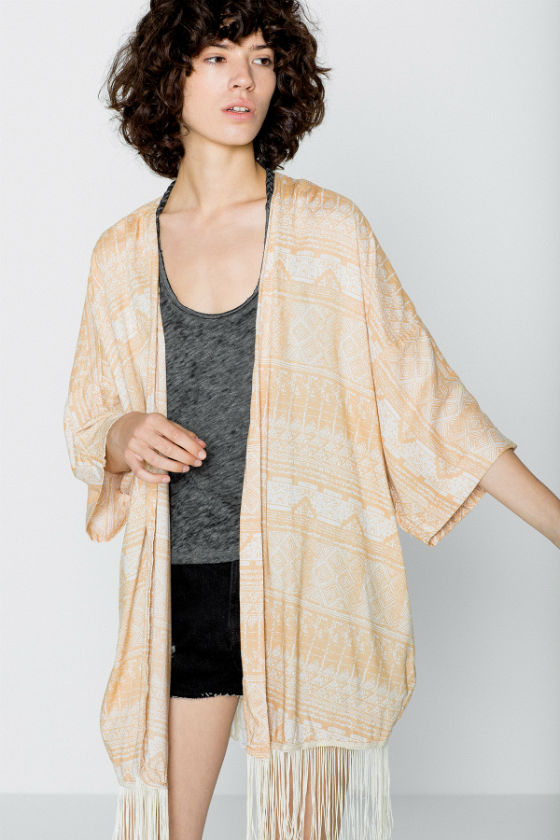 kimono amarillo pull and bear