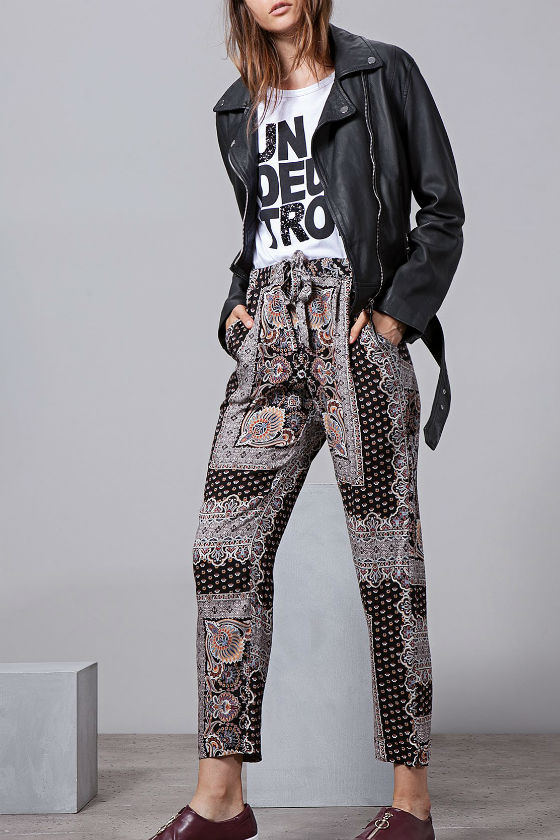 pantalon estampado stradivarius