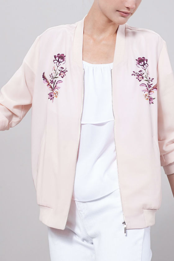 chaqueta bomber rosa stradivarius