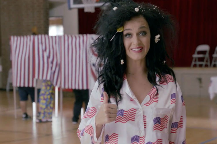 Katy Perry se desnuda para apoyar a Hillary Clinton