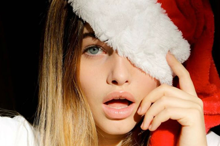 Resplandece con un maquillaje de ojos dorado espectacular en Navidad