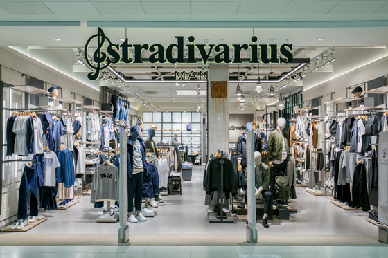 Stradivarius la primera línea de moda masculina ya está a la venta - Modalia.es