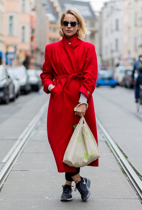 abrigo rojo tendencia