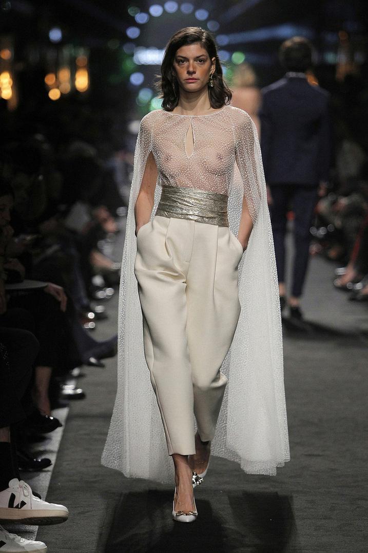 pedro del hierro mujer