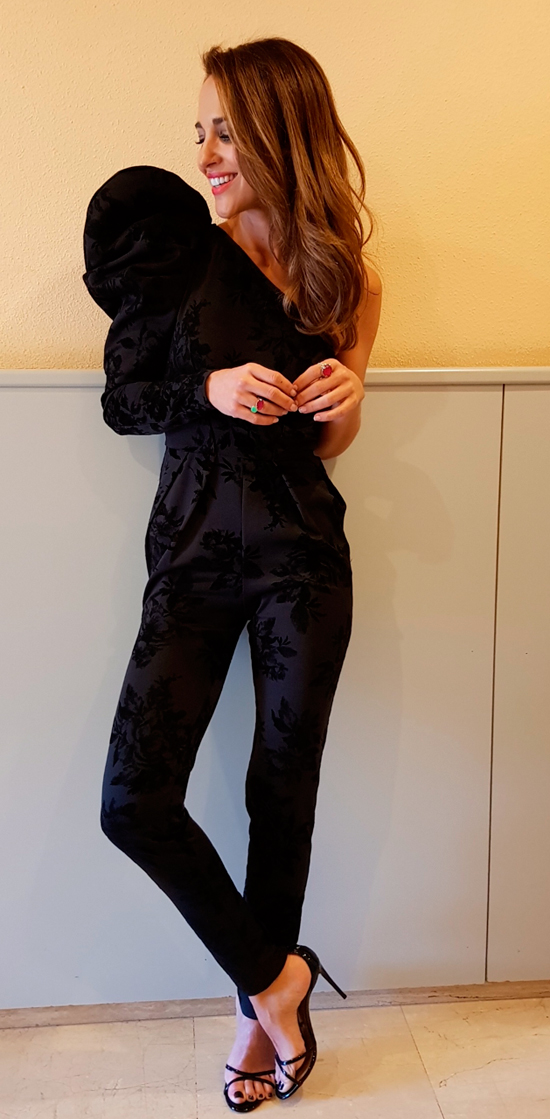 paula echevarria mono negro