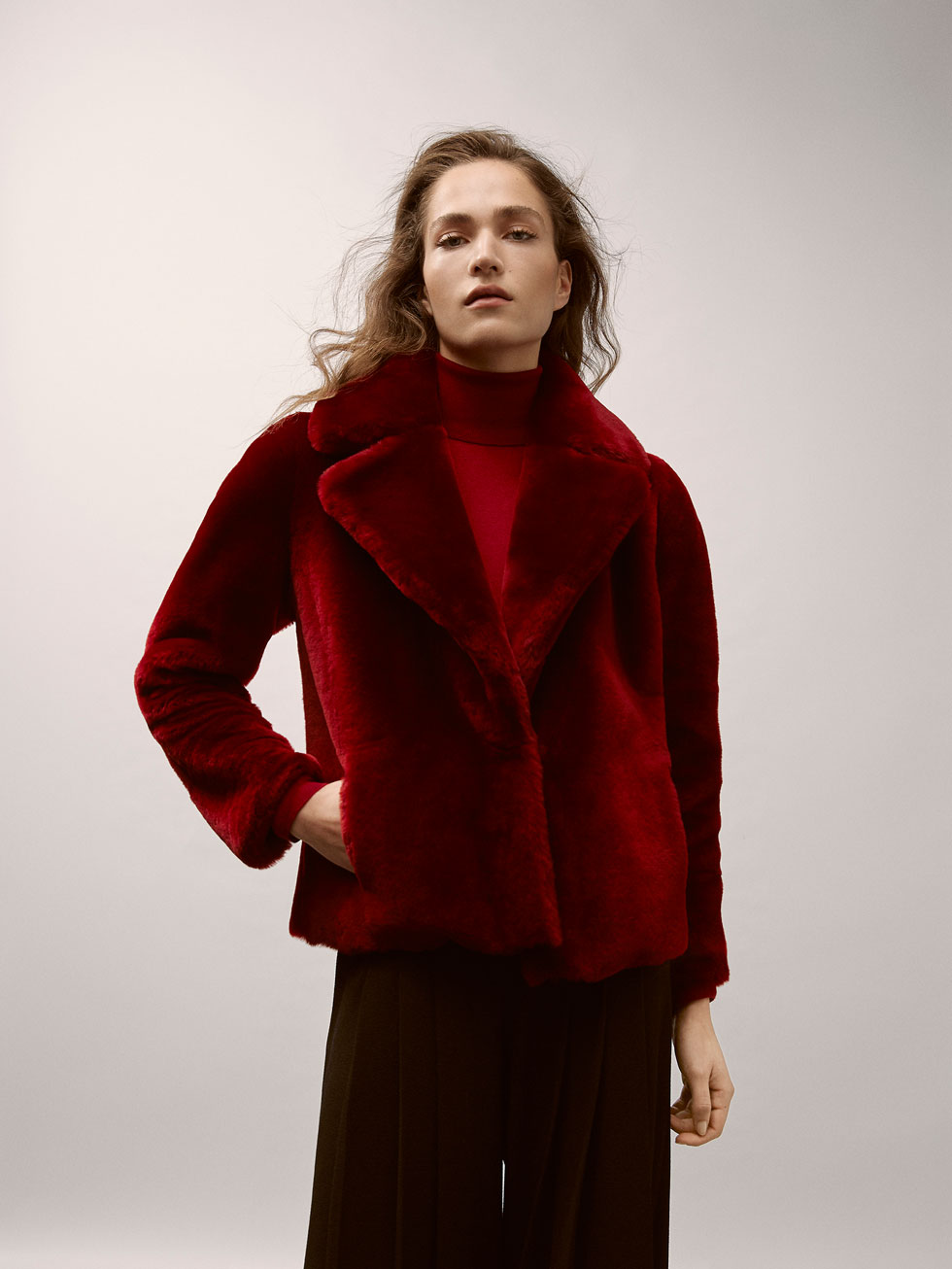 Massimo Dutti Mid Season, rebajas la colección de abrigos chaquetas mujer 2018 - Modalia.es