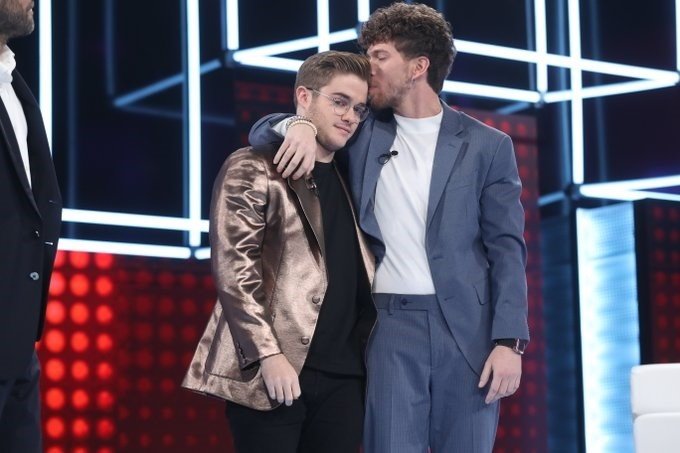 Los triunfitos ya no chocarán las manos en la pasarela de OT por el coronavirus