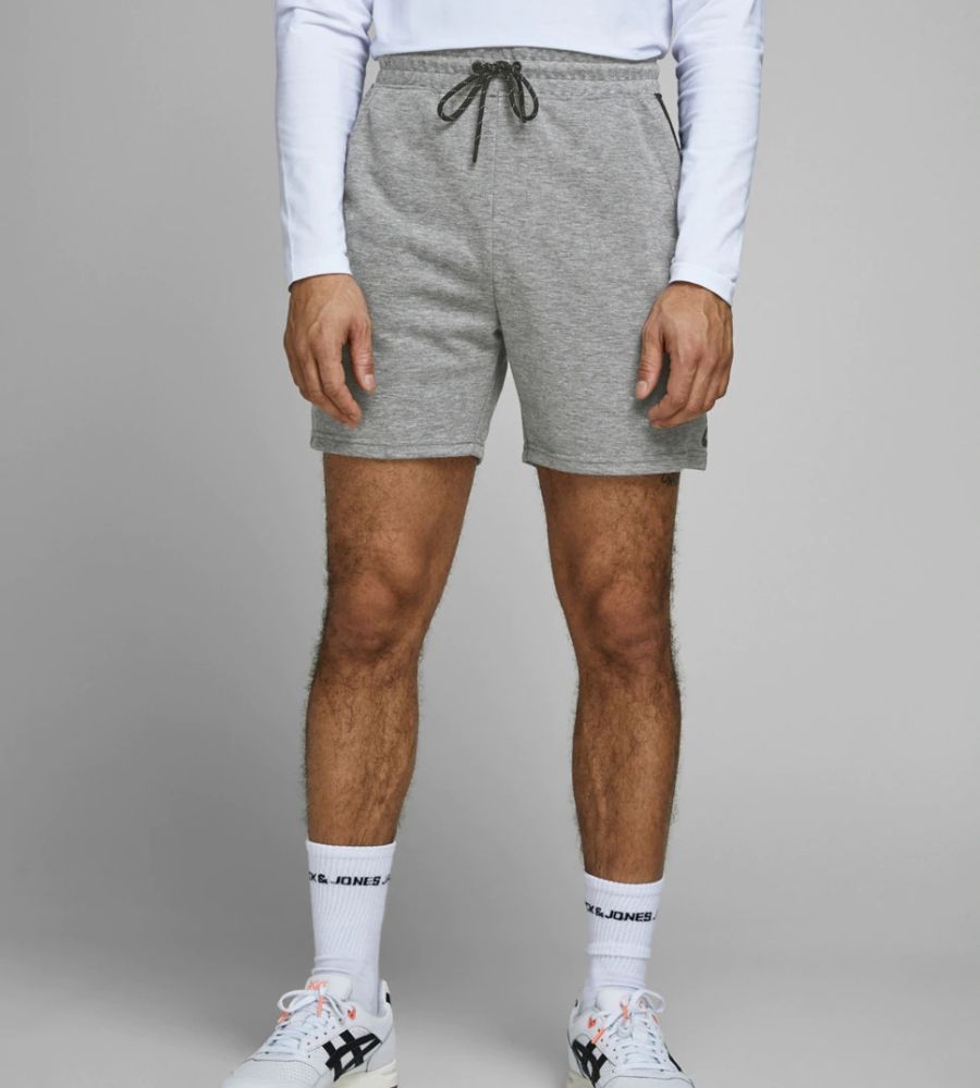 Pantalón de deporte corto de hombre gris Jack and Jones 24.99€
