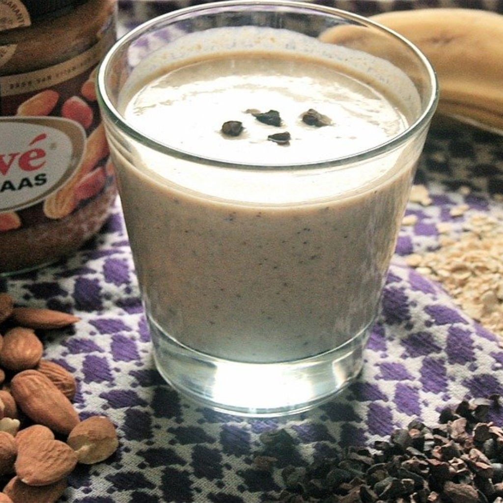 Batido de melocotón, plátano y nueces