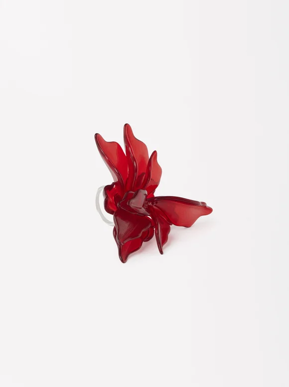 Anillo de flor de resina rojo de Parfois.