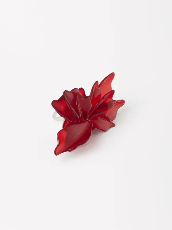 Anillo con flor roja de la nueva colección de Parfois.
