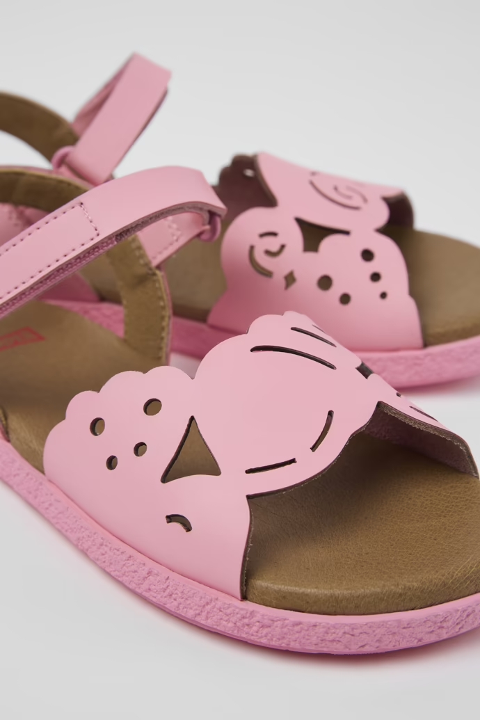 Sandalias de piel rosas para niños, con plantillas forradas en piel sin cromo y suelas 100% goma.